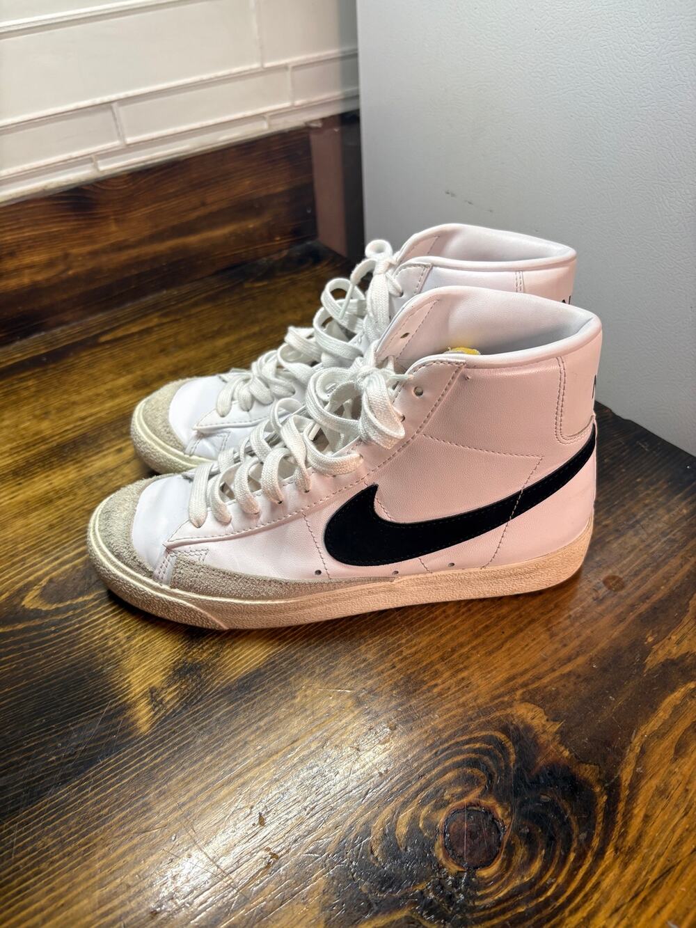Nike‎ White Mid Blazer Sneakers Size 6.5